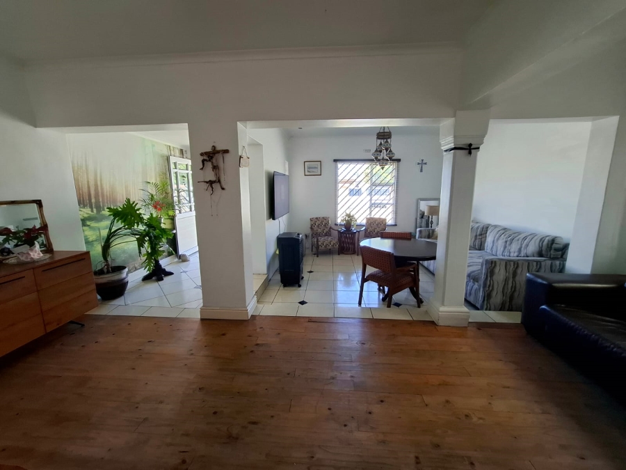To Let 3 Bedroom Property for Rent in Ruyterwacht Western Cape